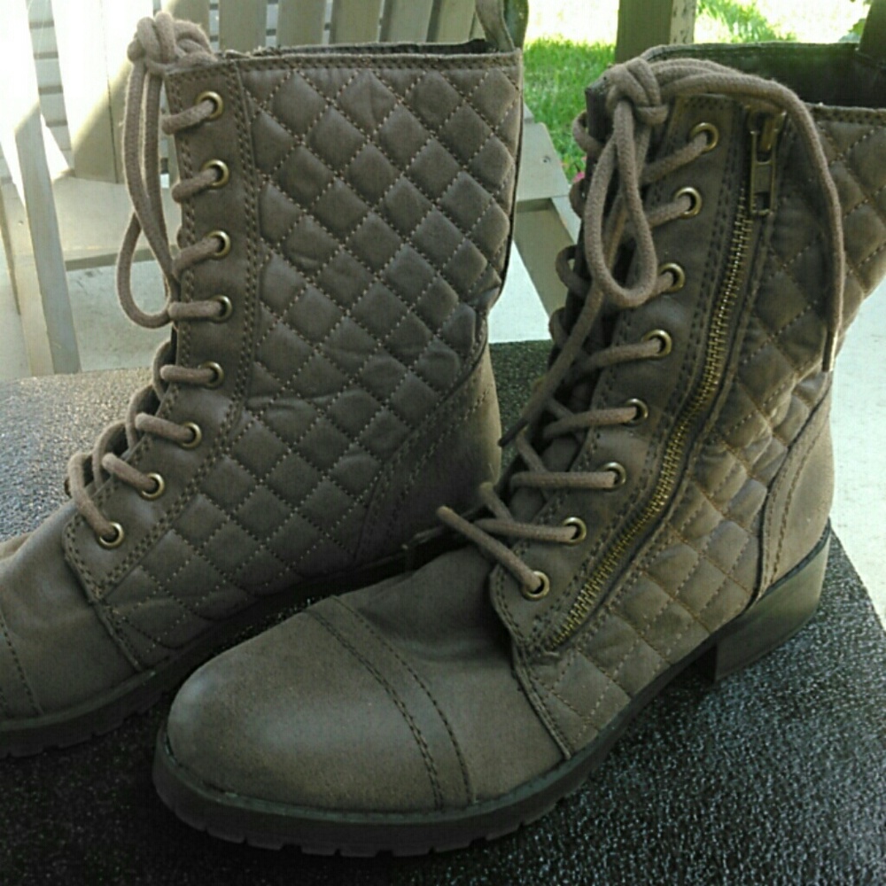 Womens quilted brown boots sz 9 lace/zip up EUC